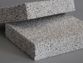 勻質(zhì)板是一種EPS顆粒與無(wú)機(jī)硅質(zhì)材料聚合而成的改性EPS板材，防火等級(jí)可達(dá)A2級(jí)，是一種新型防火保溫材料，應(yīng)用于保溫系統(tǒng)中保溫層材料。具有防水、防火、隔熱、保溫、吸音的效果。